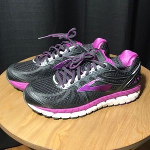 New Brooks Ariel 16 Womens US Size 7